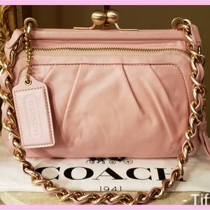 Sold on M3rCaRi 💞Coach 1941 Parker kisslock  rare